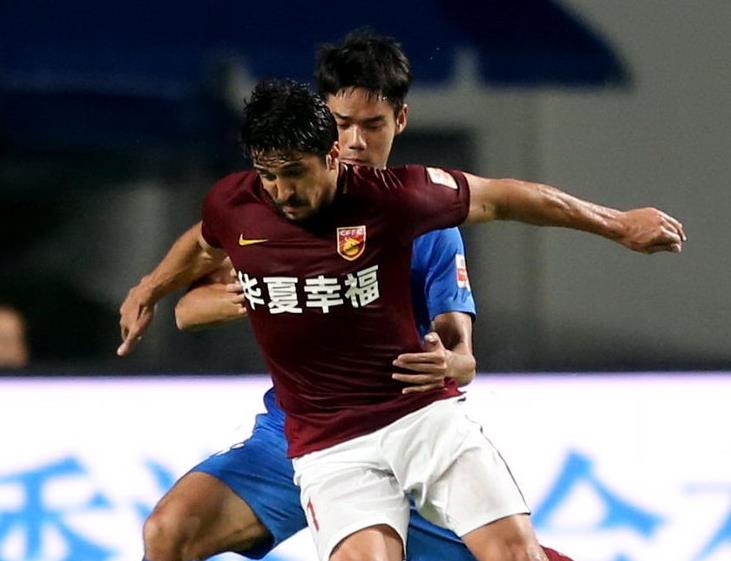 中超跑不死粗中带细，海豹式顶球大秀球技，本土球员谁会了？