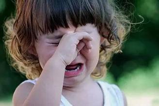 孩子行为怪异该怎么调整,孩子出格的事是什么