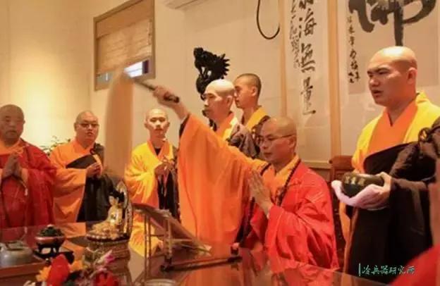 拂尘是哪个神仙的法器,道家拂尘兵器