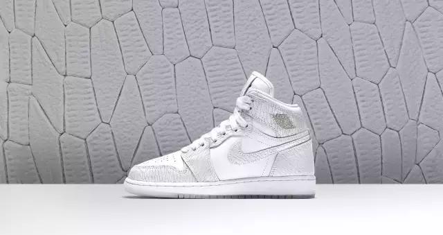 aj13鍜宎j11姣旇緝,aj11涓巃j13娴嬭瘎