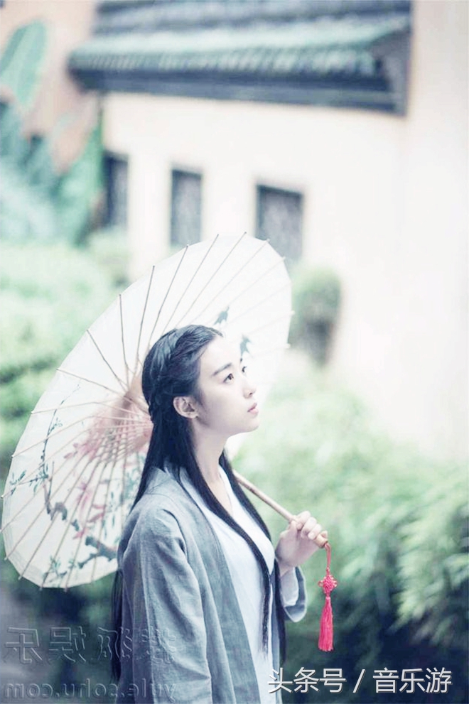 吐娱乐｜她是《思美人》里的田姬，这组美照要媲美陈都灵了