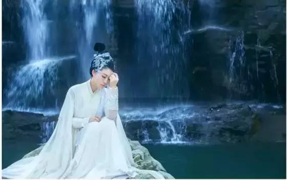 美到窒息！这些在象山影视城拍的写真，每一帧都可以做壁纸！