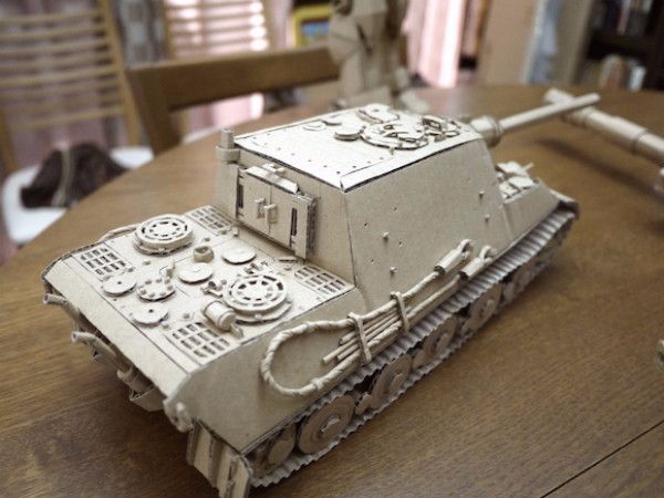 给自己一个买买买的理由，日本小姐姐把快递纸箱玩出了新花样！