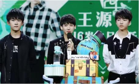 明星生日会惊喜,明星生日会的蛋糕