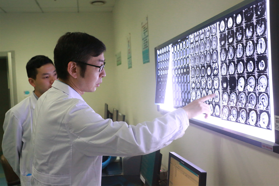 脑瘫宝宝尖足还能治好吗,脑瘫孩子出现尖足症状