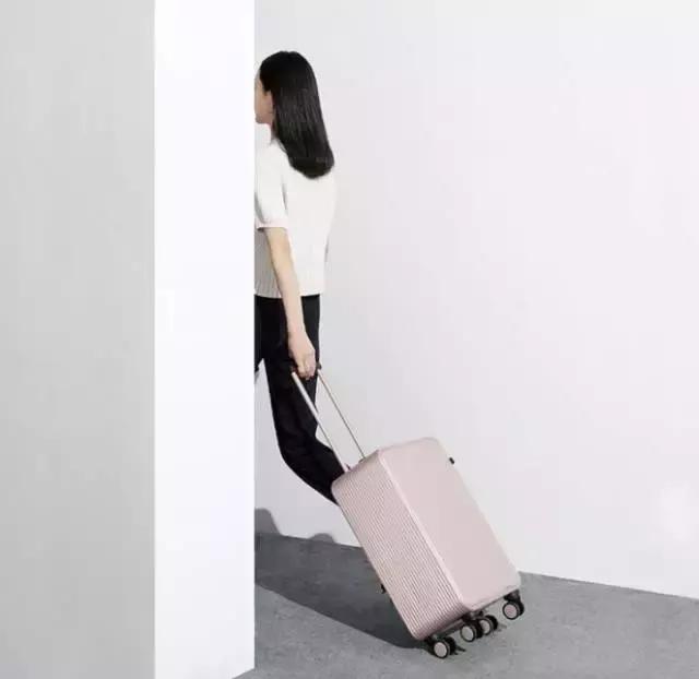 哪个牌子的旅行箱性价比高,哪个旅行箱值得买