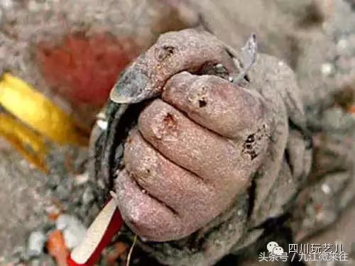 5.12汶川大地震真实影像实录,5.12汶川大地震官方纪录片