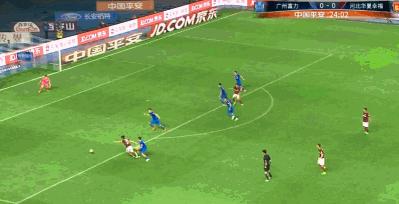 中超跑不死粗中带细，海豹式顶球大秀球技，本土球员谁会了？