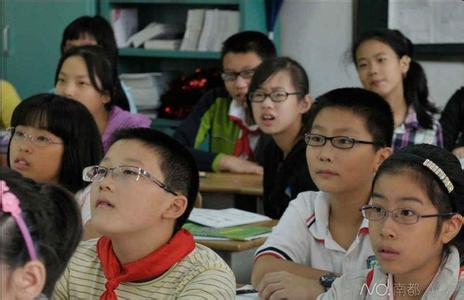 给所有家长的一段话,给家长发通知用尊敬吗