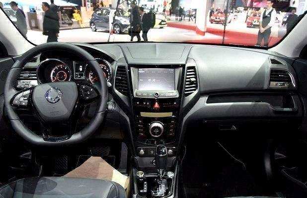 最新款双龙途凌,双龙途凌全景