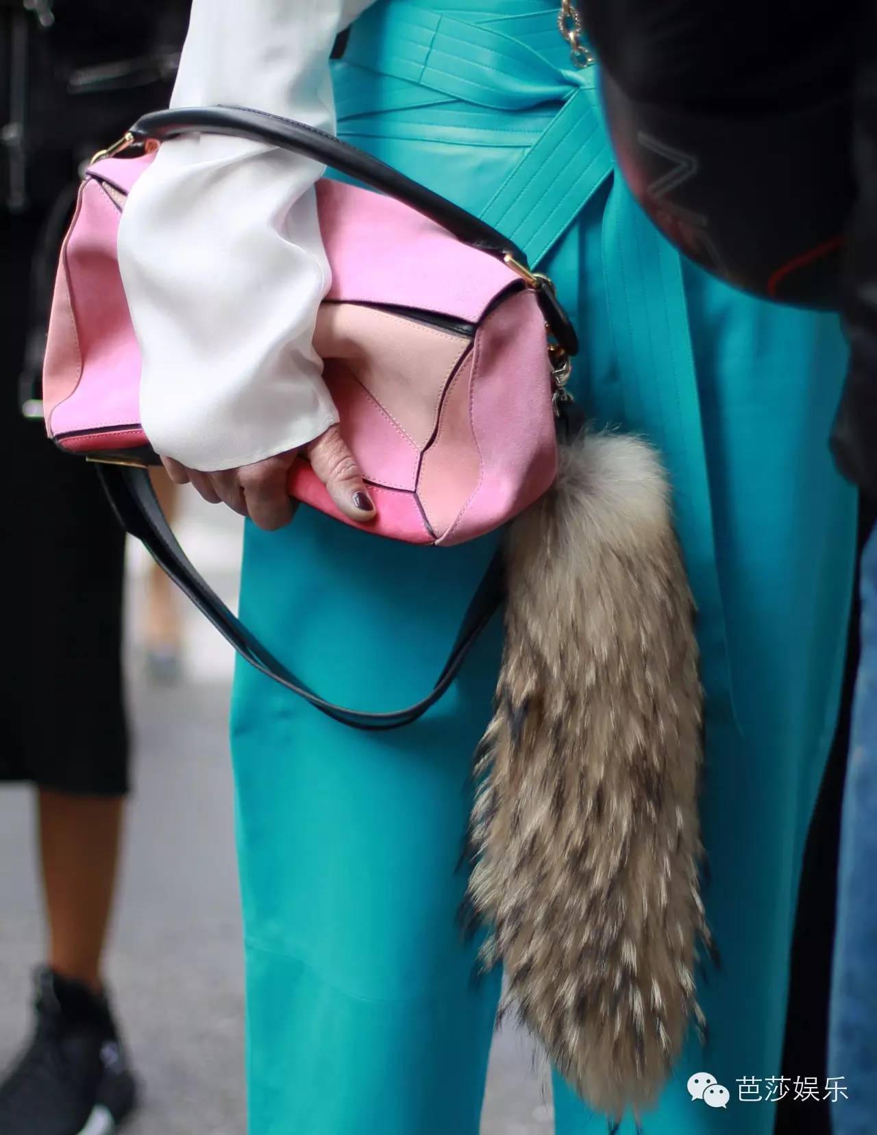 gigihadid私服都是神仙单品,gigihadid化妆包