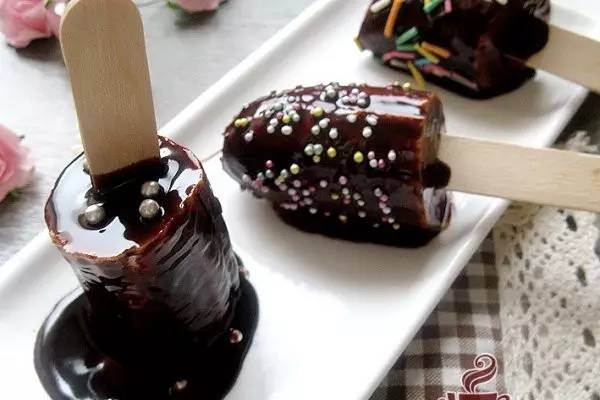 周末,宅在家里不如开始做冰棒吧!想吃什么口味自己选,这个夏天才不算浪费!