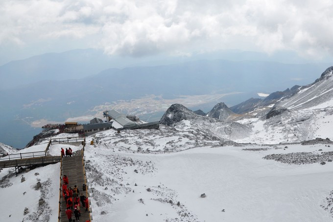 玉龙雪山纳西人心中的神山,玉龙雪山是当地纳西族的神山