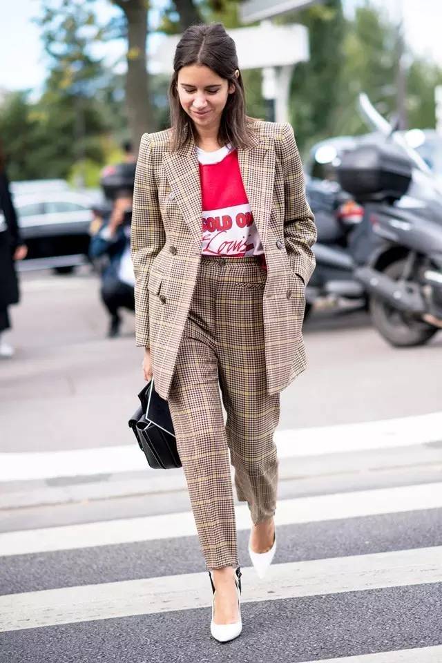 西装+T恤=时髦帅气又有女人味