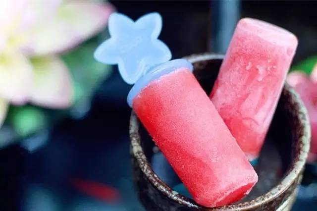 周末,宅在家里不如开始做冰棒吧!想吃什么口味自己选,这个夏天才不算浪费!