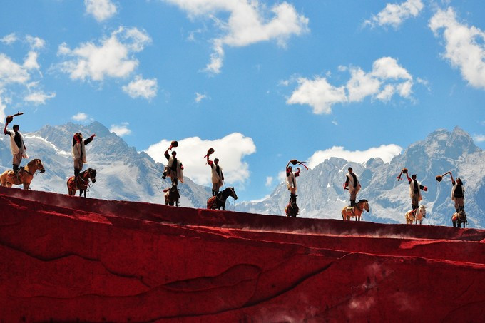 玉龙雪山纳西人心中的神山,玉龙雪山是当地纳西族的神山