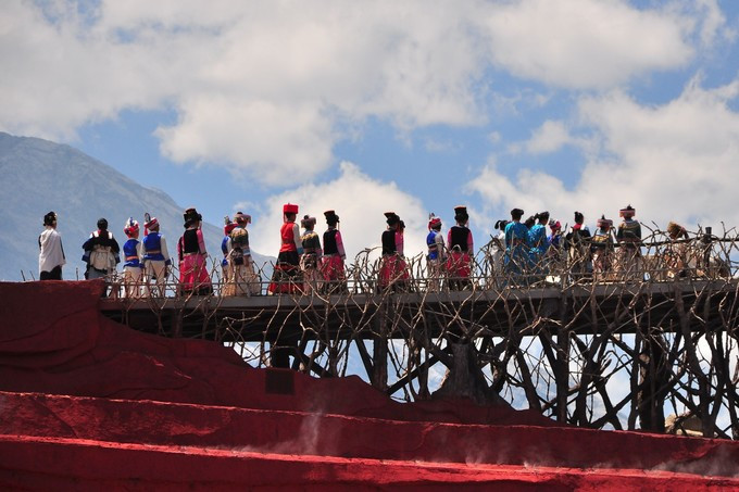 玉龙雪山纳西人心中的神山,玉龙雪山是当地纳西族的神山
