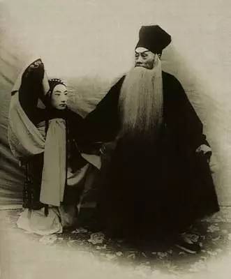 他是伶界大王，慈禧宠儿，梁启超盛赞“声名廿纪轰如雷”，还是我国第一位电影明星……