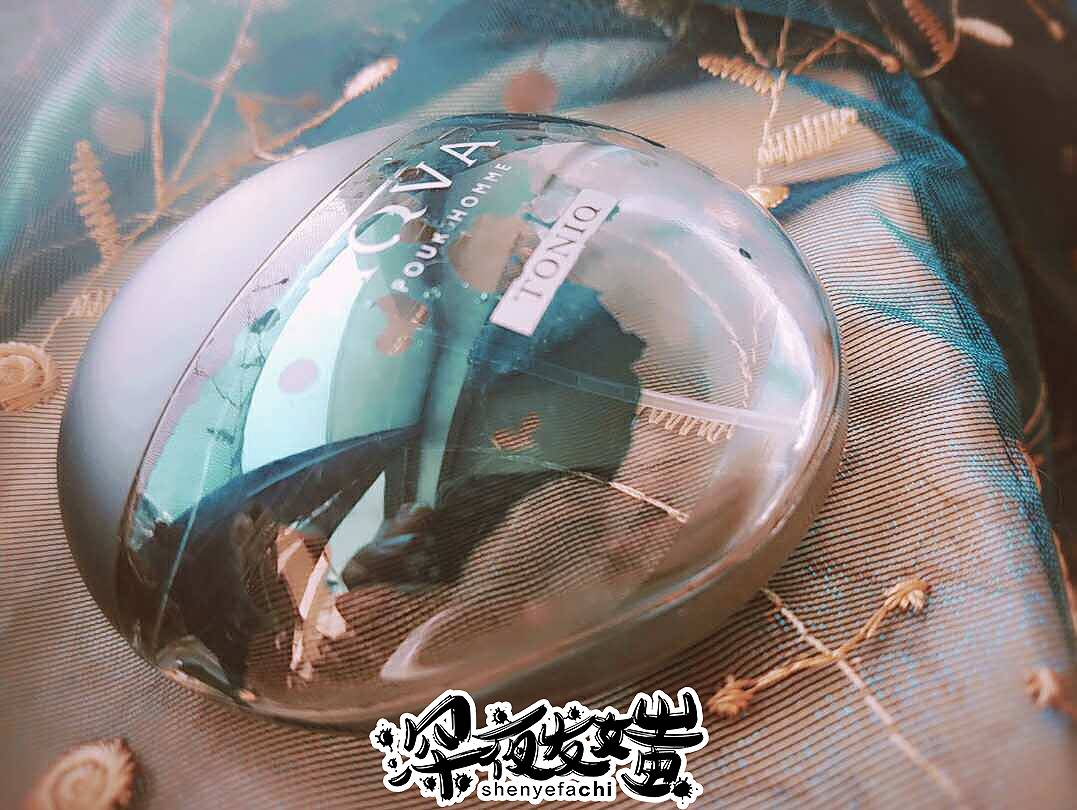 为什么买的香水味道一样的,为什么别人买的香水那么好闻