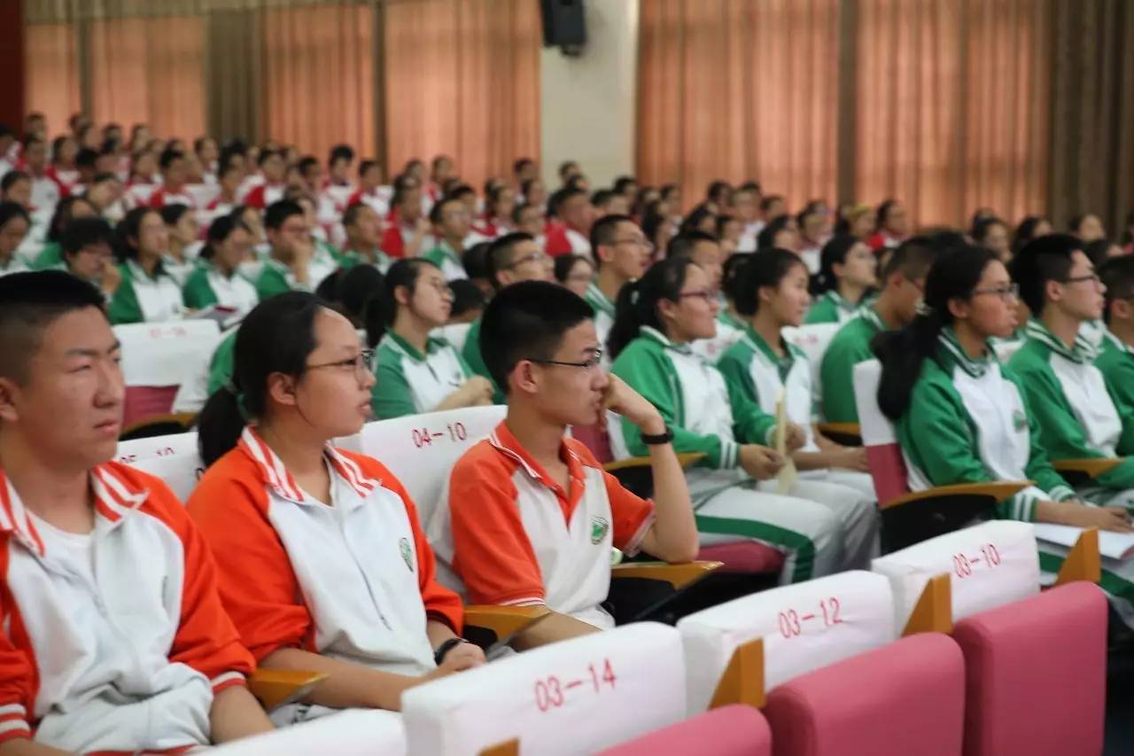 不忘初心青春献党,不忘初心薪火相传是什么意思