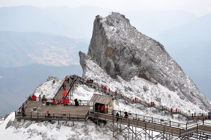 玉龙雪山纳西人心中的神山,玉龙雪山是当地纳西族的神山