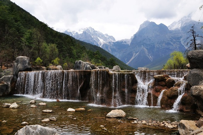 玉龙雪山纳西人心中的神山,玉龙雪山是当地纳西族的神山