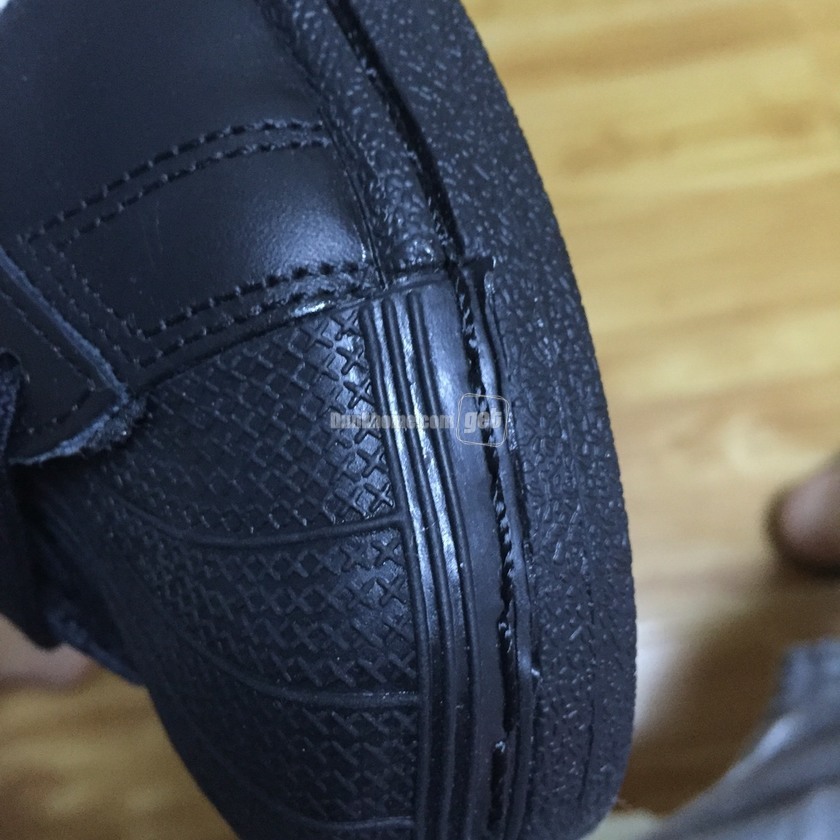 阿迪达斯三叶草黑色贝壳头厚底,阿迪达斯三叶草贝壳头黑标