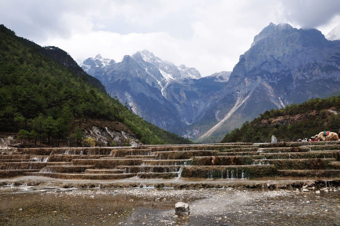玉龙雪山纳西人心中的神山,玉龙雪山是当地纳西族的神山