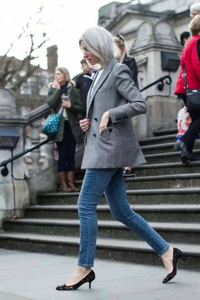 西装+T恤=时髦帅气又有女人味