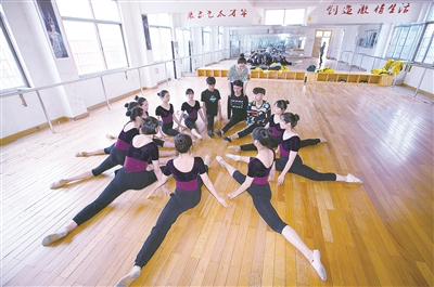 这所学校曾陷入困境，如今凤凰涅槃发展强劲