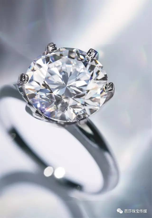 93年鲜肉迎娶小花！90后嫁娶进行时，婚礼珠宝他们有新主张！