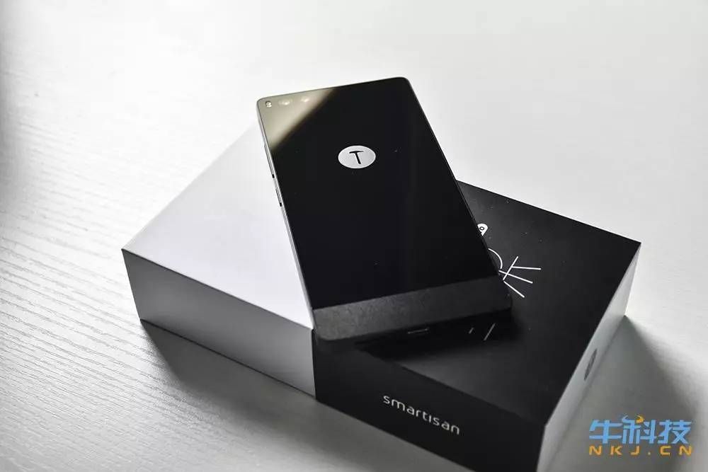 坚果pro手机一代测评,坚果手机pro深度测评