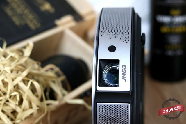 坚果c6智能投影价格,坚果c6投影仪是多大功率的