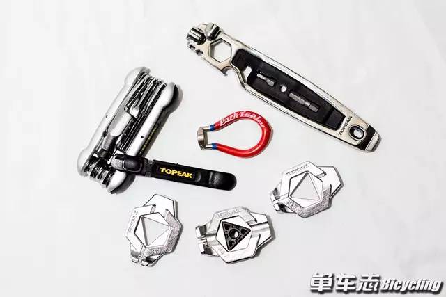 单车轮圈偏摆怎么调,单车轮子偏摆