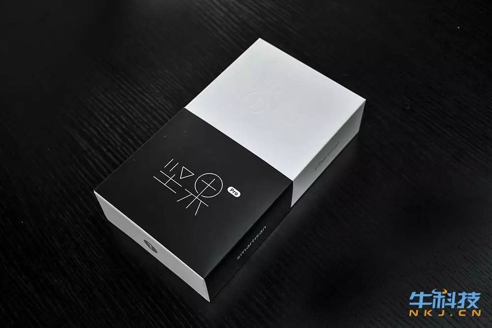 坚果pro手机一代测评,坚果手机pro深度测评