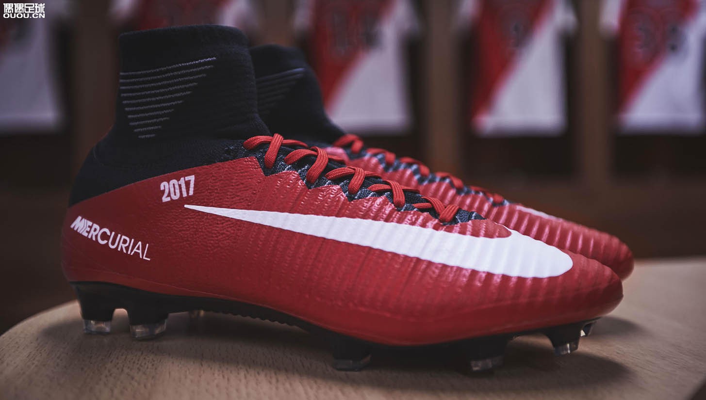 耐克历史最强足球鞋,耐克世界杯定制足球鞋