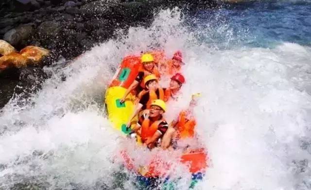 夏季避暑清凉玩水好玩的地方,中国避暑胜地十大漂流好去处