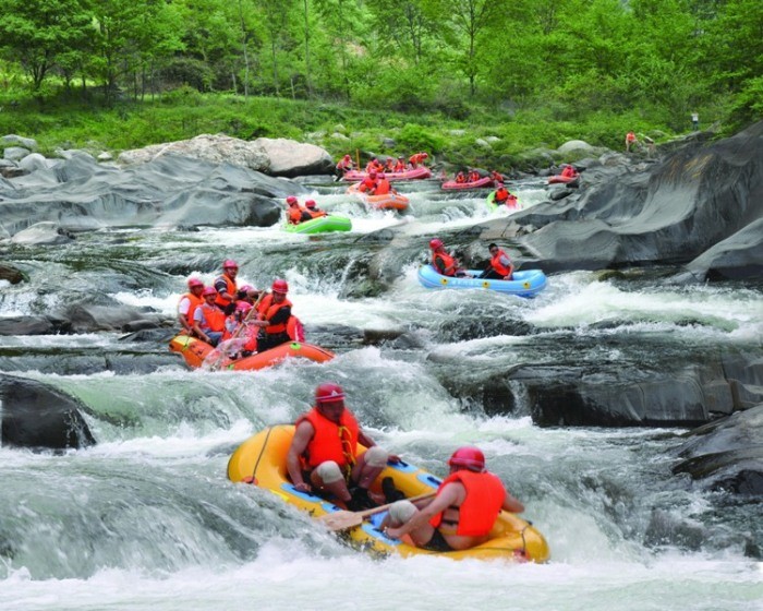 夏季避暑清凉玩水好玩的地方,中国避暑胜地十大漂流好去处