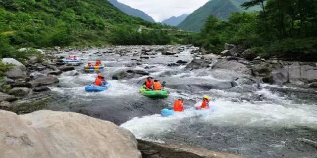 夏季避暑清凉玩水好玩的地方,中国避暑胜地十大漂流好去处