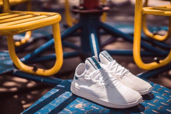 阿迪达斯14年出的衣服,阿迪14年出的球鞋