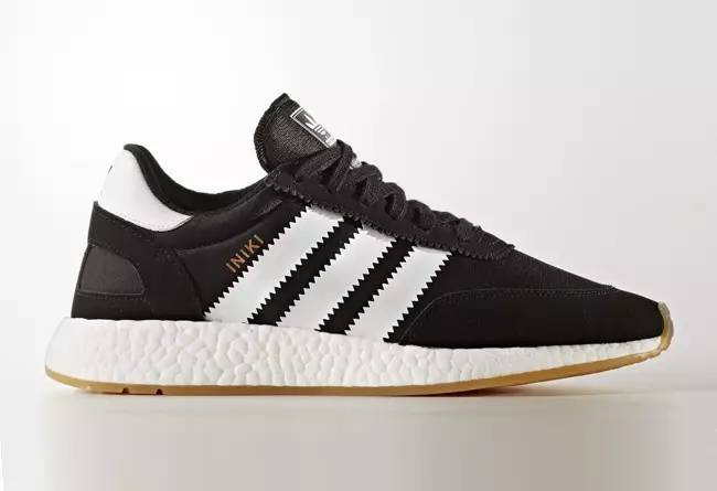 阿迪达斯14年出的衣服,阿迪14年出的球鞋