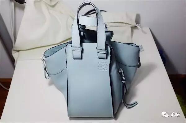 如果一年只能买一双跑鞋怎么选,如果一年只买一个包你会买哪个