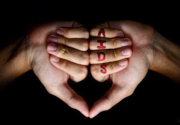 一学校竟用“尸血”治疗血友病儿，72名学生死亡