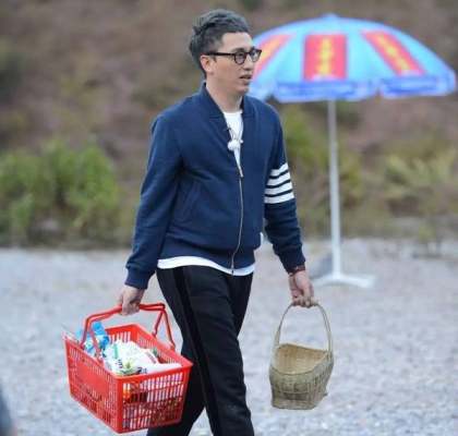 霍建华穿三千多名牌卫衣跟林心如游京都！却撞衫大半个娱乐圈！