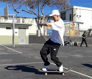 阿迪达斯14年出的衣服,阿迪14年出的球鞋