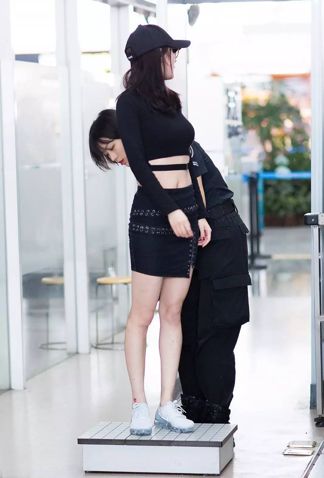 上周机场平分秋色｜求求带货的女大王让群众们眼前一亮吧！