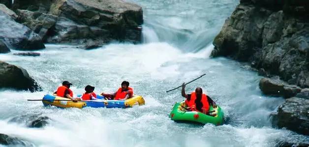 夏季避暑清凉玩水好玩的地方,中国避暑胜地十大漂流好去处