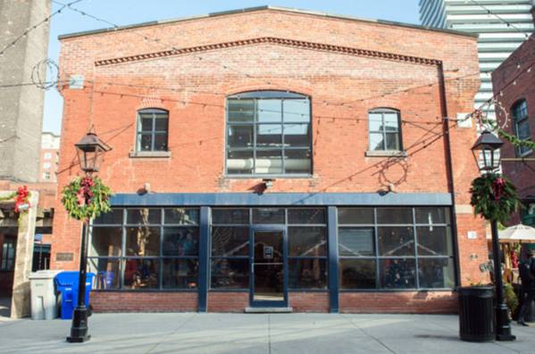 多伦多哪里买正装衣服便宜,多伦多有什么值得买的衣服