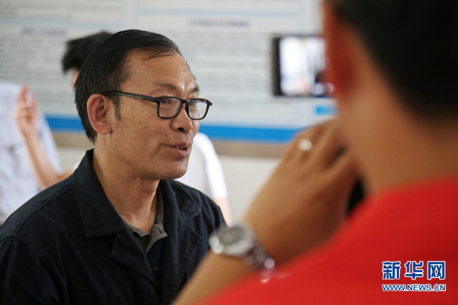 罗永福：在通电灯泡上切割铁丝的煤炭技能大师