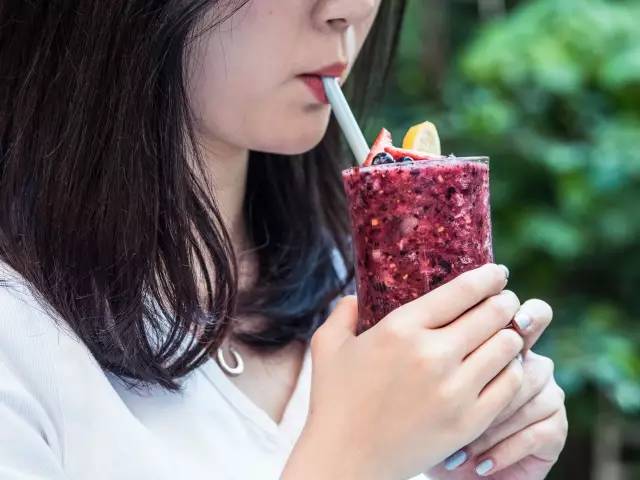 蓝莓冻一冻好吃吗,蓝莓不冻好吃还是冷冻好吃